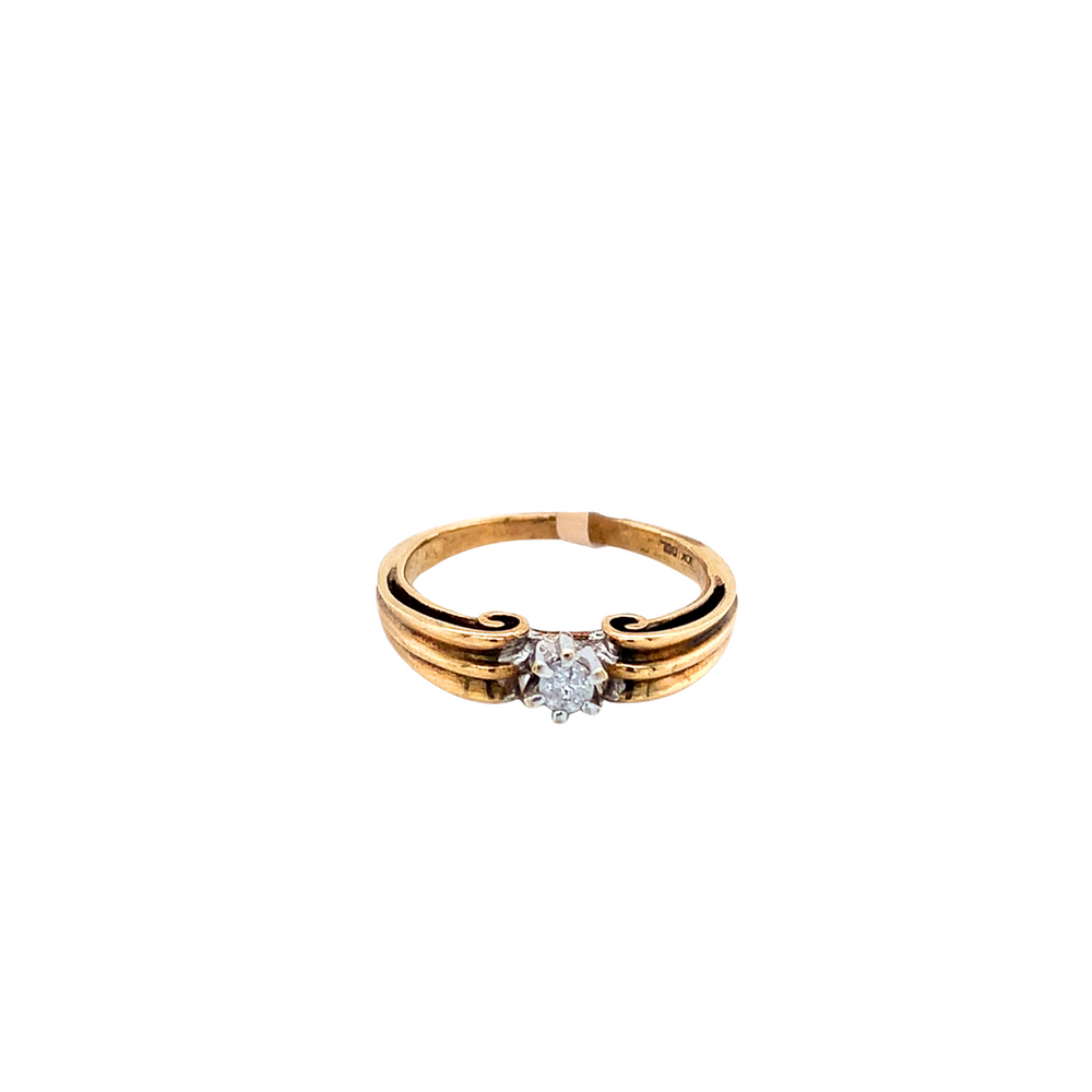10kt White Gold Diamond Ring