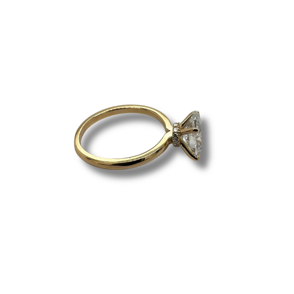 14kt Yellow Gold 1.63TW Oval Solitaire Diamond Ring
