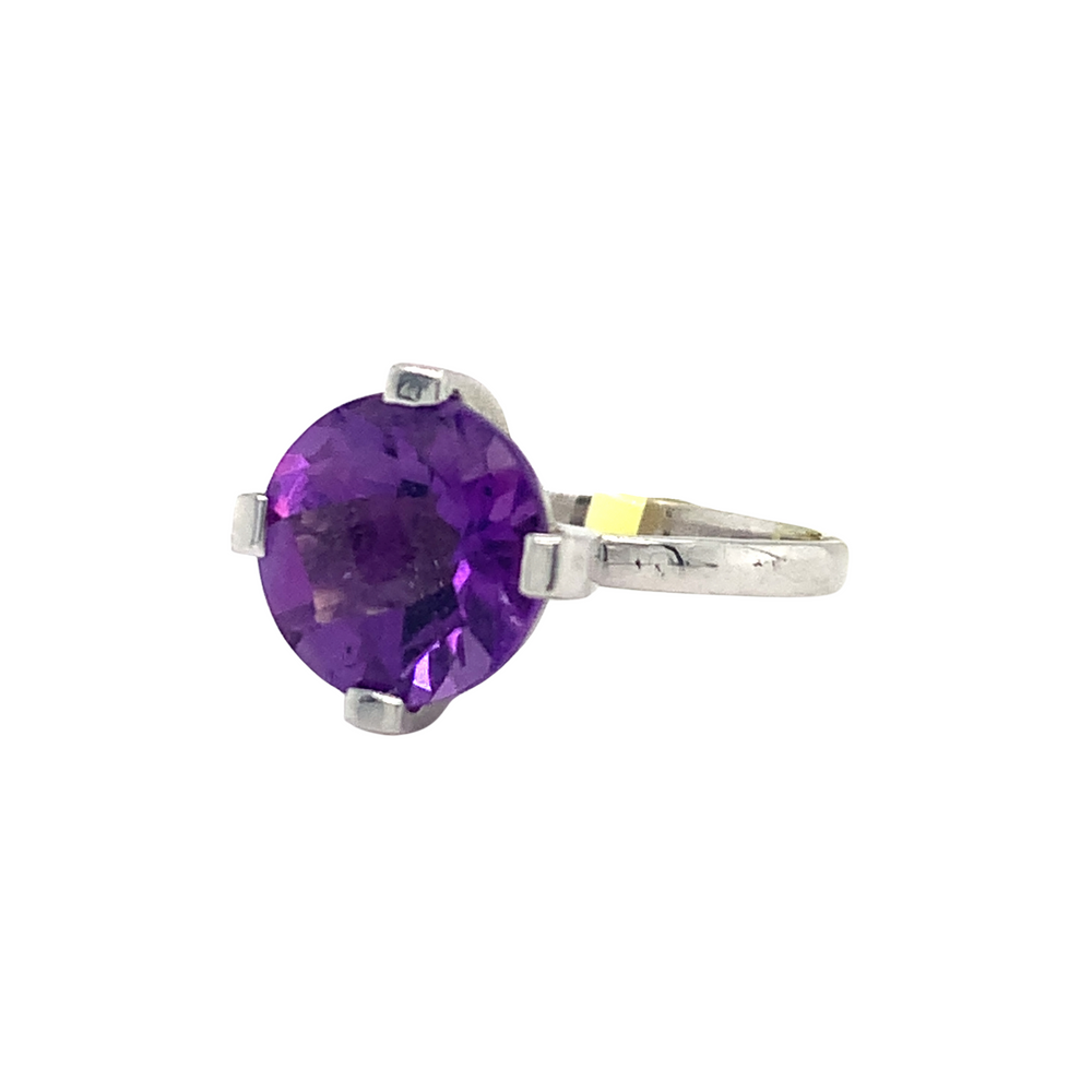 14KT White Gold round Amethyst Ring
