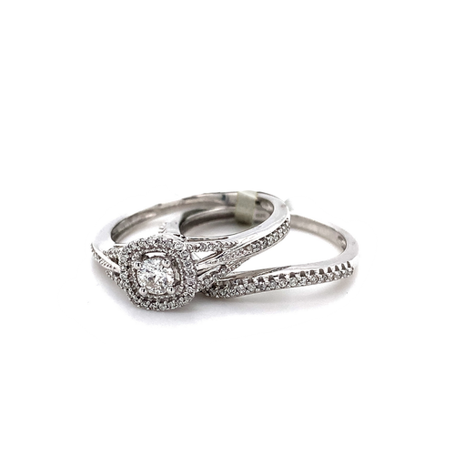 14kt White Gold Diamond Ring set