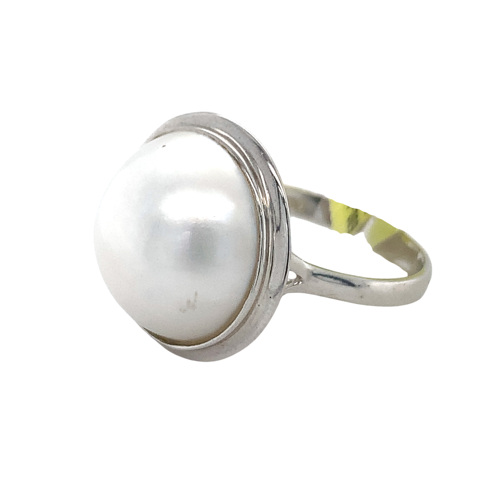 14K White Gold Mabe Pearl Ring