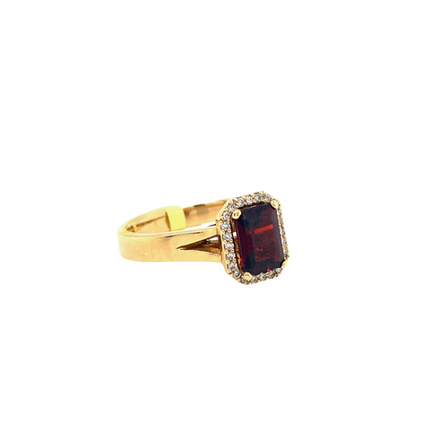10kt Yellow gold Garnet + Diamond ring