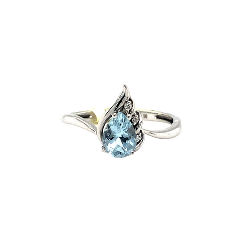 10kt White Gold Oval Aquamarine Ring