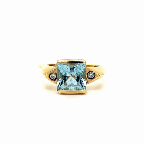 14kt Yellow Gold Square Cut elongated Aquamarine Ring