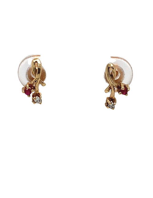 10kt Yellow Gold Ruby earrings