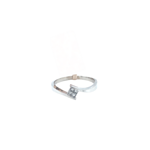 10kt White Gold Diamond Ring