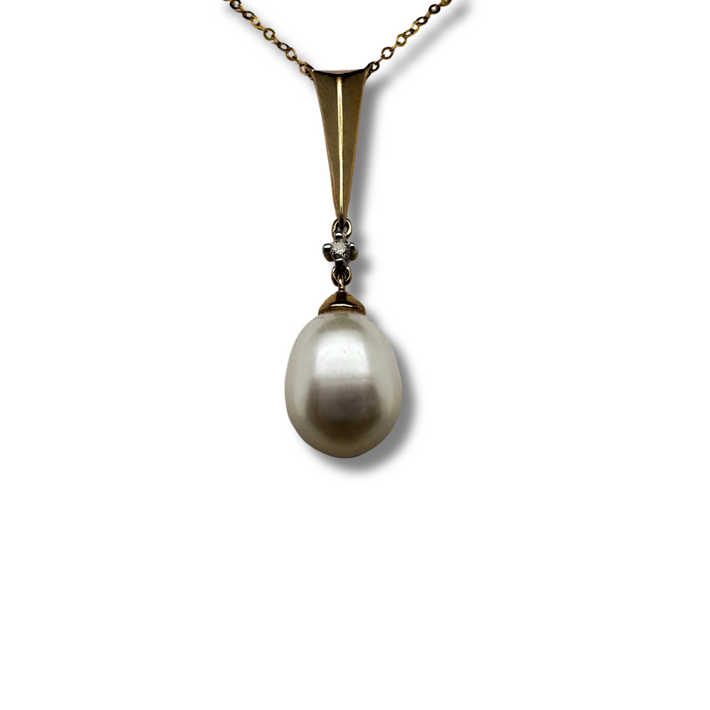 10KY Freshwater Cultured Pearl and Diamond Accent Pendant