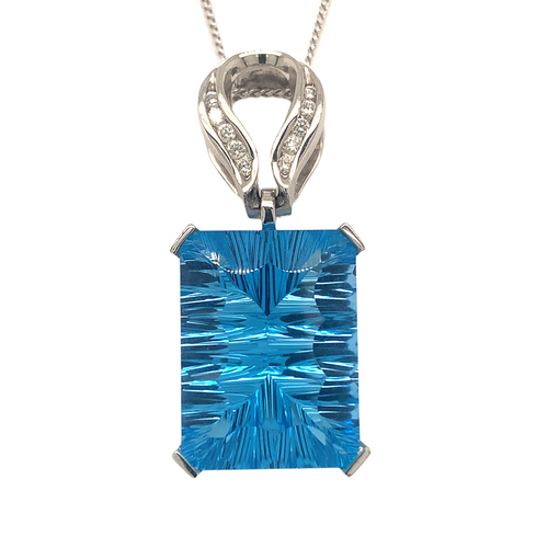10/14kt White Gold Blue Topaz Pendant