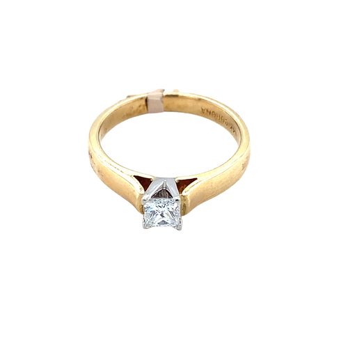 14kt Yellow Gold Diamond Ring