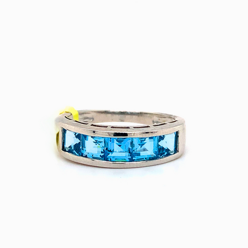 14kt White Gold Blue Topaz Ring