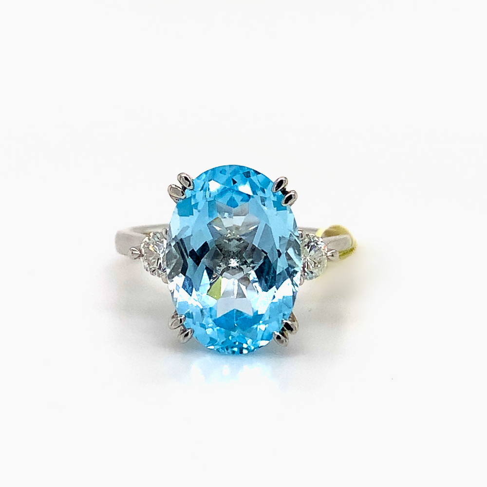 10kt White Gold Oval Shape Sky Blue Topaz +Diamond Ring