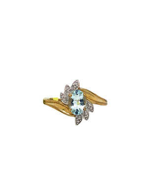 10kt Yellow Gold Oval Aquamarine Ring + Diamonds