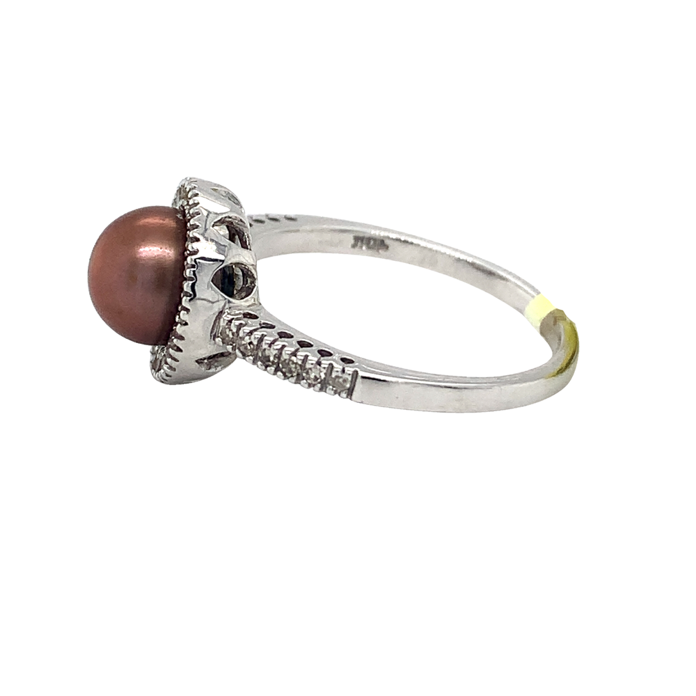 10K white Gold Pearl Diamond ring