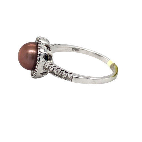 10K white Gold Pearl Diamond ring