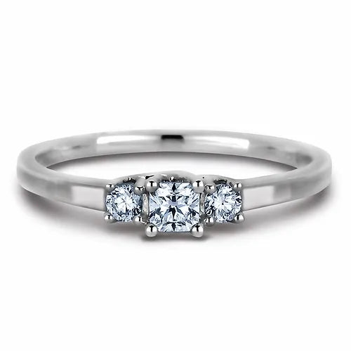 10KW .25tw Canadian 3 Stone Diamond Ring