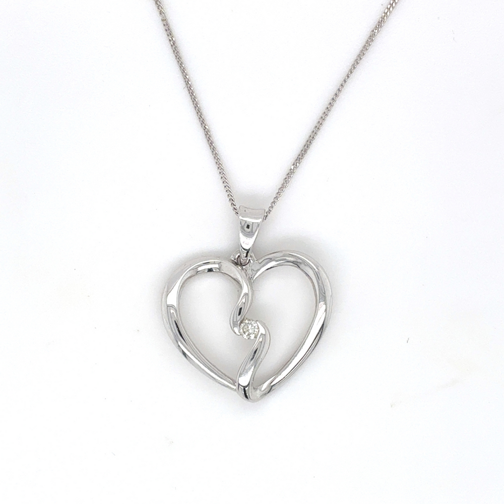 10/14kt White Gold 0.35ct Diamond Heart Pendant