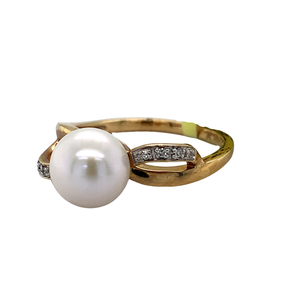 10kt Yellow Gold 8mm Pearl Diamond ring