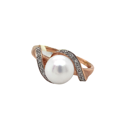 10K Rose Gold Pearl Diamond ring