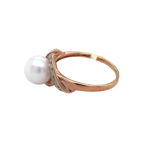 10K Rose Gold Pearl Diamond ring