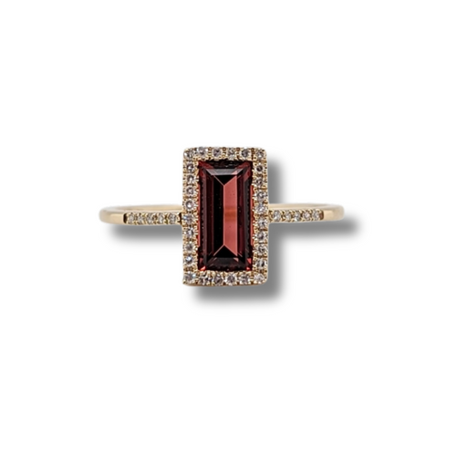 14kt yellow Gold Emerald cut Garnet+ Diamond Ring