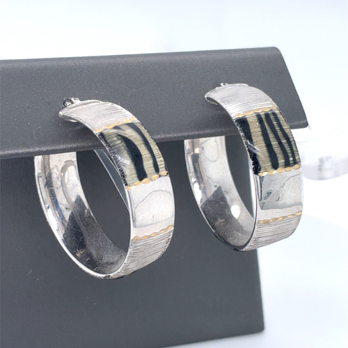 10kt White Gold Pattern Hoops