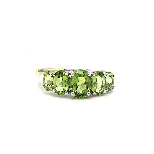 10kt White Gold Oval Cut Peridot Ring
