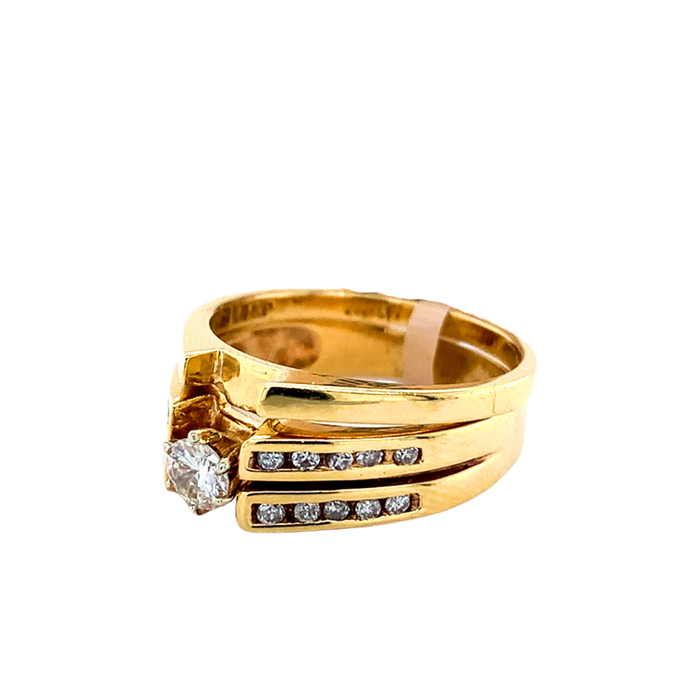 14kt Yellow Gold Diamond Ring set