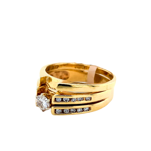 14kt Yellow Gold Diamond Ring set