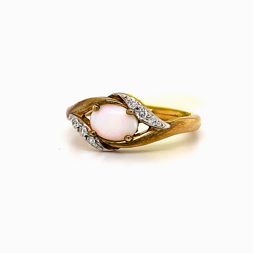 10kt Yellow Gold Opal + Diamond ring