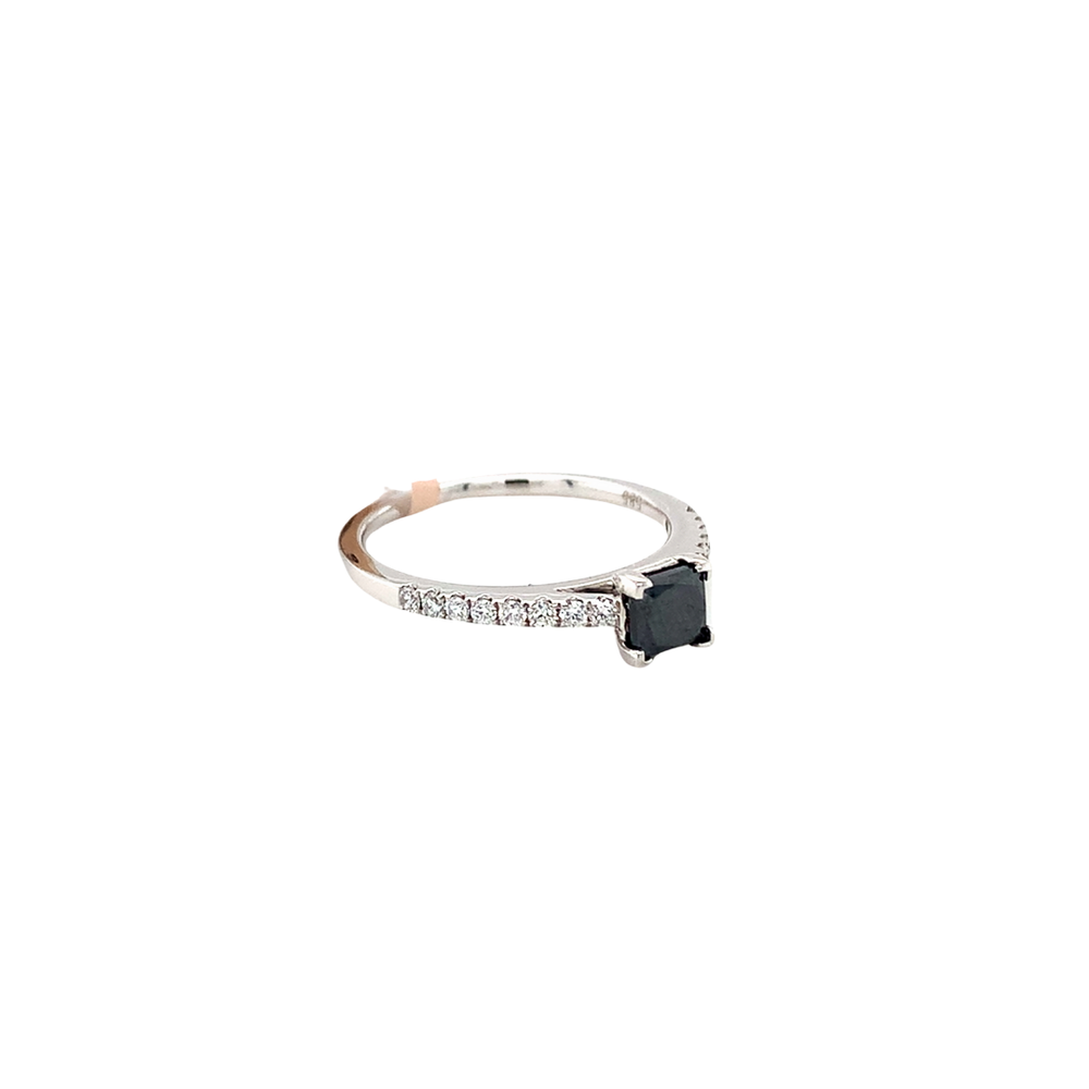 14kt White Gold .55bd +.22dw tw Diamond Ring