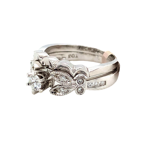 14kt White Gold Diamond Ring set