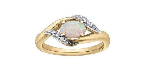 10kt Yellow Gold Opal & Diamond Ring