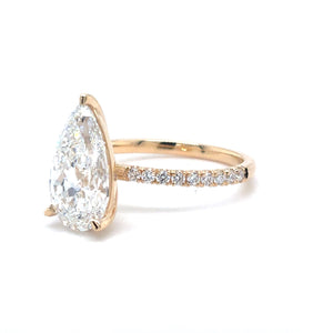 14kt Yellow Gold Lab Grown 3.04ct Centre Pear Cut Diamond Engagement Ring