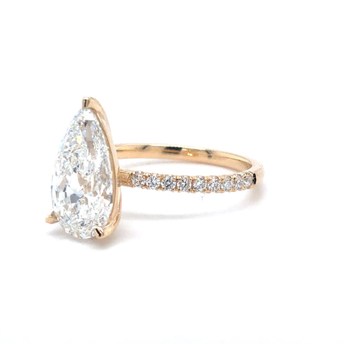 14kt Yellow Gold Lab Grown 3.04ct Centre Pear Cut Diamond Engagement Ring
