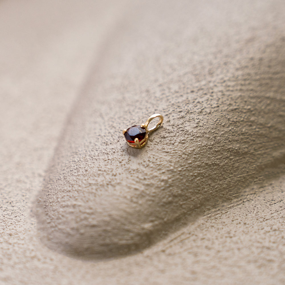 10kt Yellow Gold Lab Grown 4mm 3 Prongs Birthstone Pendants