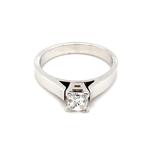 14kt White Gold Diamond Solitaire Ring