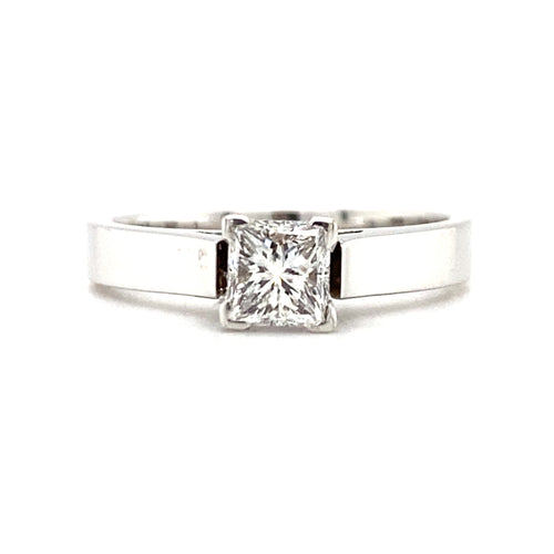14kt White Gold Diamond Solitaire Ring