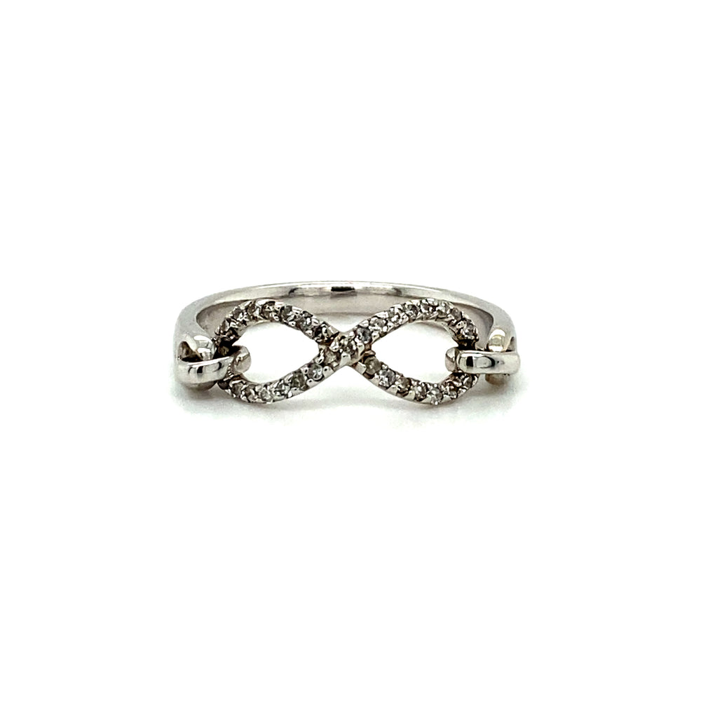 10kt White Gold Diamond Infinity Ring
