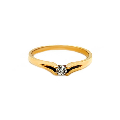 10kt Yellow Gold and Diamond Solitaire Ring
