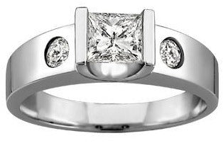 14 kt White Gold Princess Cut Diamond Ring
