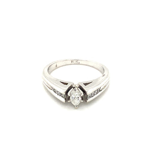 14kt White gold Marquise cut Diamond ring