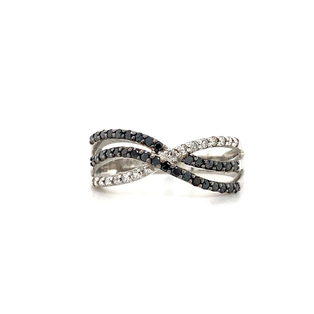 10kt White Gold Black and White Diamond Ring