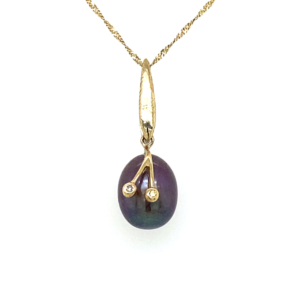 10KT yellow gold Pearl + Diamond pendant