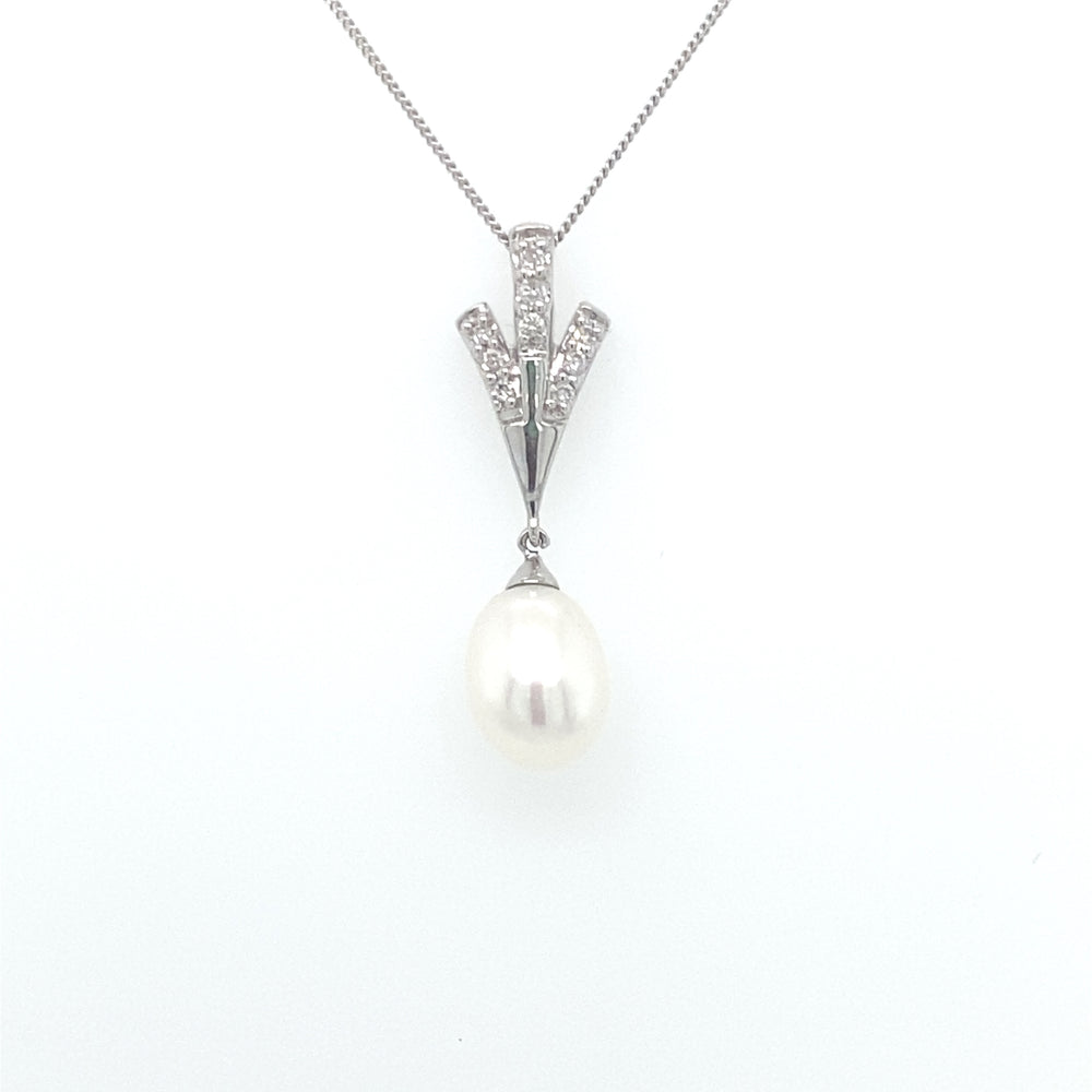 10/14K white gold Pearl + Diamond Pendant