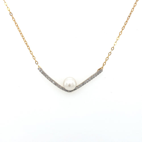 14K Yellow Gold Pearl Pendant with diamonds